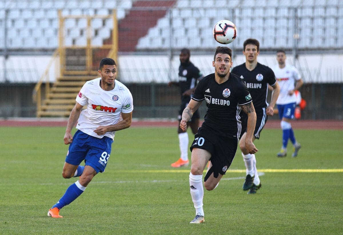 IZVJEŠTAJ POLUVREMENA Hajduk – Slaven Belupo 0-0: Posavec spašava Bijele