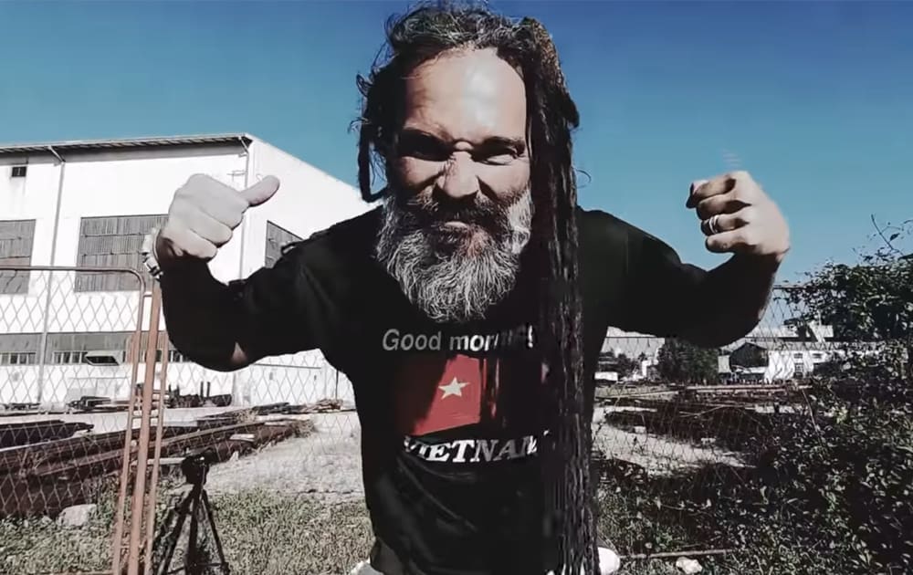 Bađun predstavio novi rap hit: "Ko je veći ljudožder, urođenik u kanibalskom plemenu ili političar koji proždire svoju naciju?"