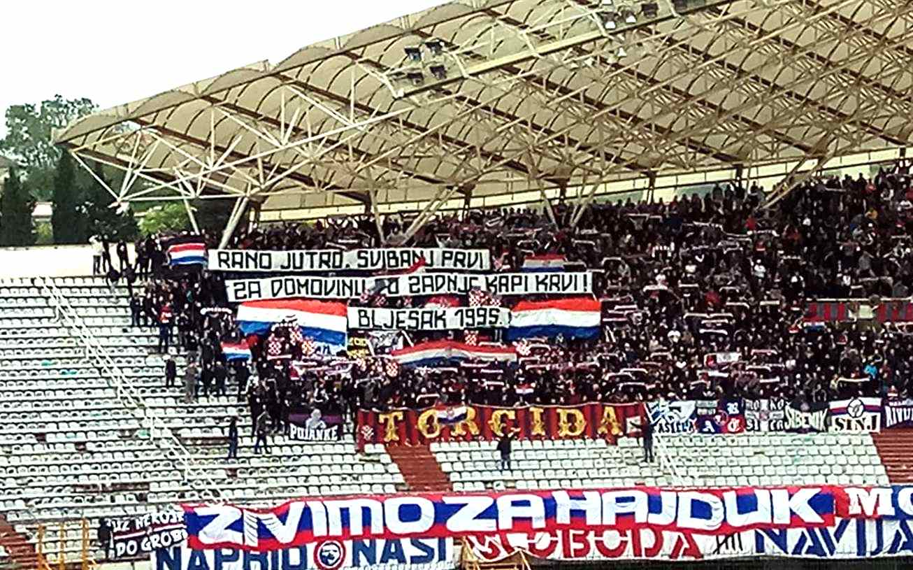 Kontra kiši: Torcida se transparentnom sjetila važnog svibanjskoj događaja