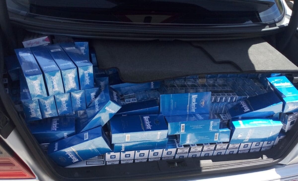 Policajac i carinik prošvercali 4.500 šteka cigareta iz BiH, uhićeni u Splitu