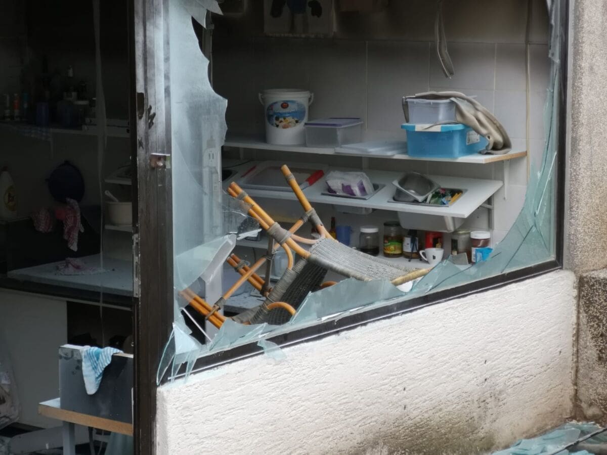 NIJE SLUČAJNO? Pogledajte štetu koju je napravila plinska boca u splitskoj pizzeriji