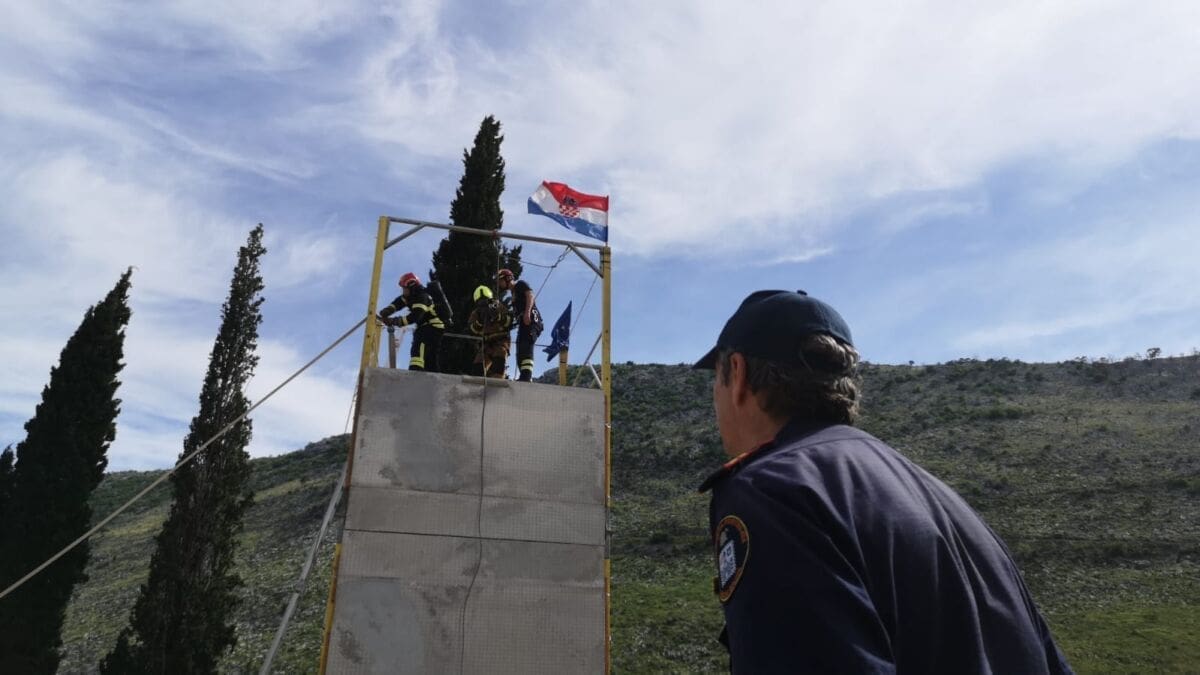 ŽRNOVNICA U ZNAKU VATRE I HRABROSTI Održava se 12. Fire Combat Memorijal Andrija Sinovčić – dolaze najbolje vatrogasne ekipe!