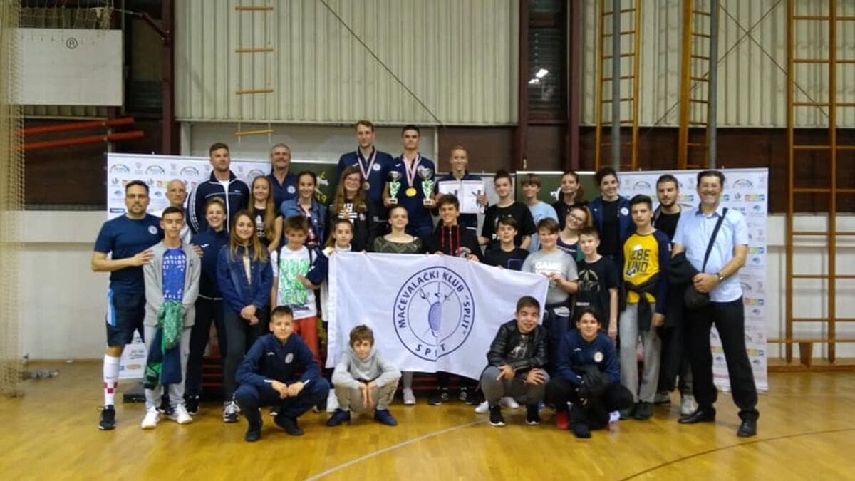 Splitski mačevaoci najbolji u Hrvatskoj: Na Prvenstvu Hrvatske osvojili 20 medalja!