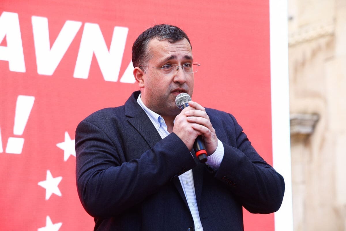 SDP Split: Vratimo ime Jugoplastika na žuti dres!