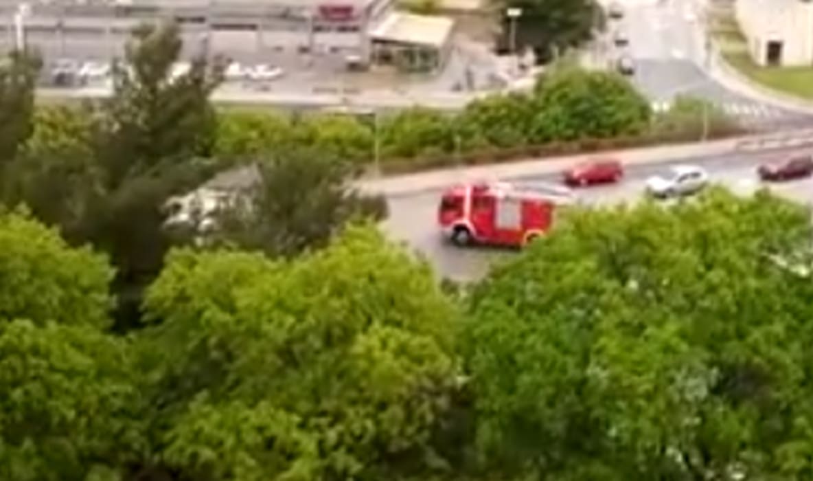 Split: Gorio automobil u Zagorskoj ulici, gasilo ga šest vatrogasaca