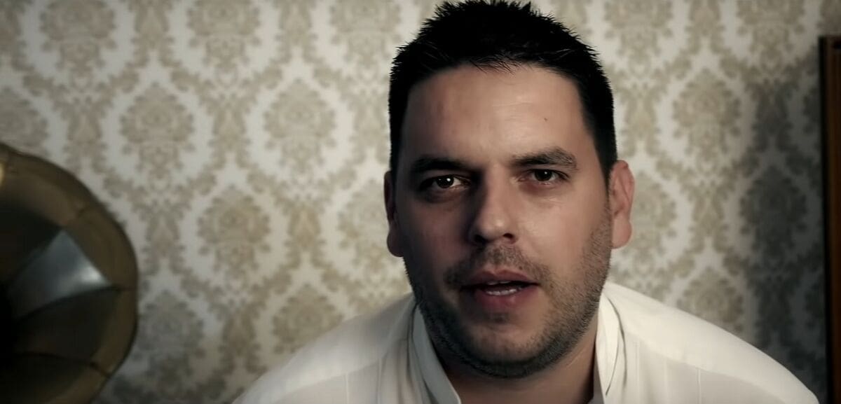 VICINA KUŽINA IZBACILA JOŠ JEDAN HIT SINGL Premijerno pogledajte spot za "Spavaj mirno"