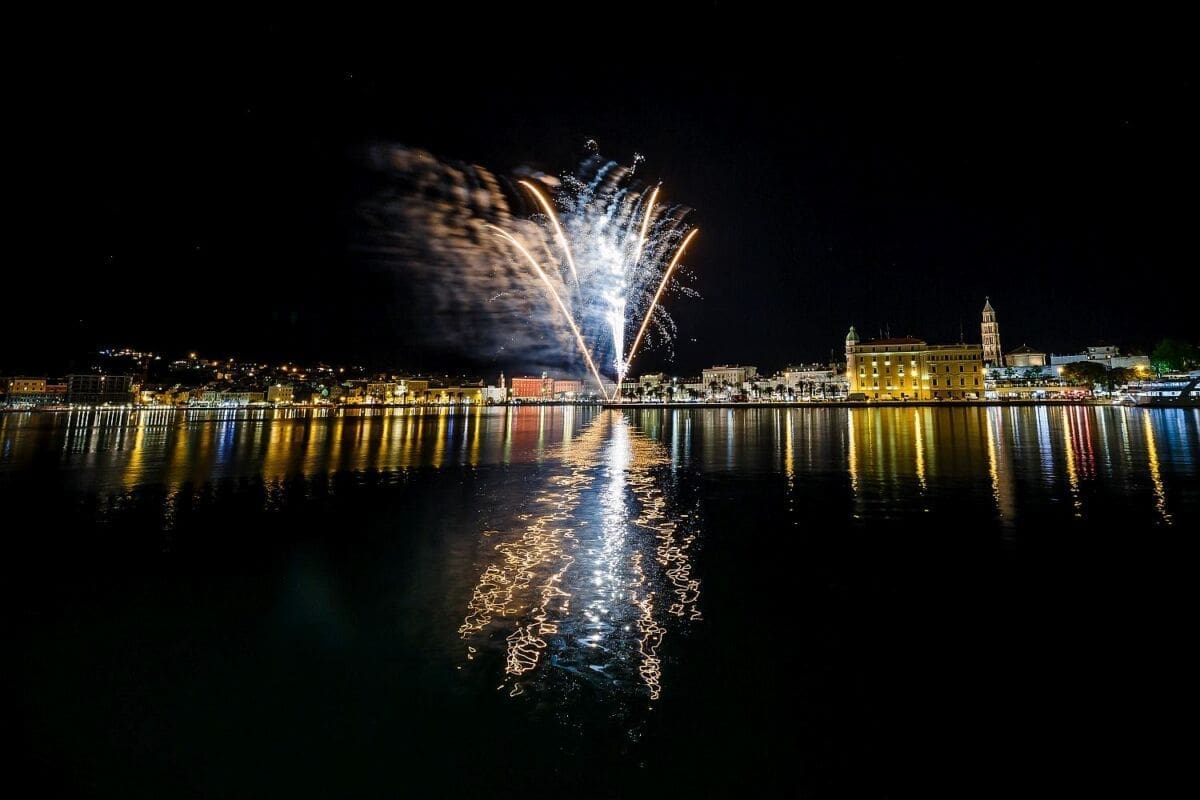 Split, 070519. Vatromet povodom proslave sv Dujma.