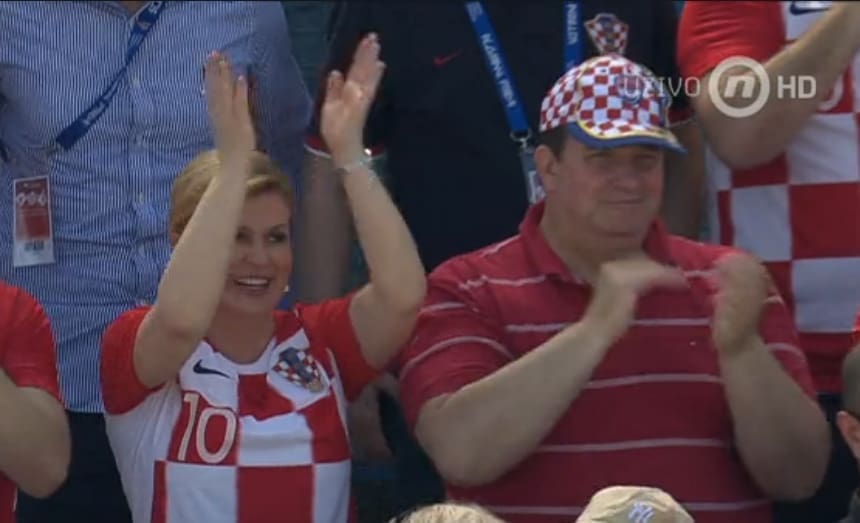 Vatreni navijači: Predsjednica i suprug sa navijačima bodre reprezentaciju u Osijeku