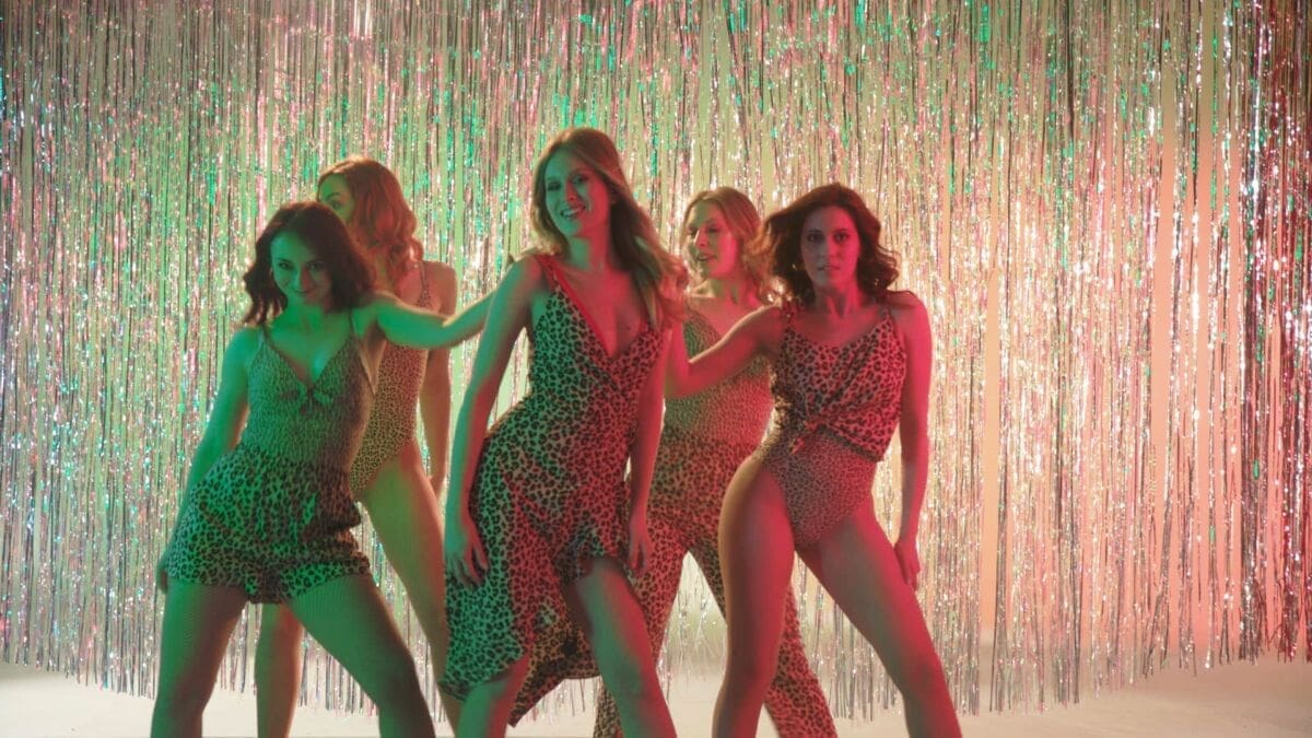 Domenica ima novu pjesmu kao savršen uvod u vruće ljeto - "Ne vidim, ne čujem"