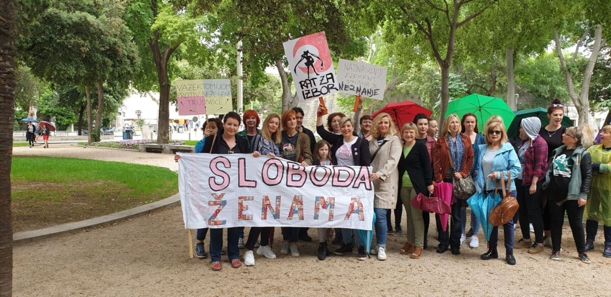 "HOD ZA SLOBODU" Splićani marširali za pravo žena na izbor