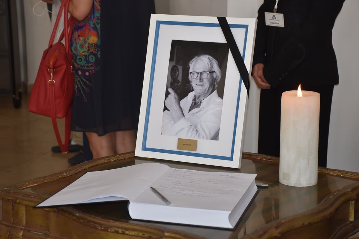 Dirljiv oproštaj od maestra Đele Jusića u dubrovačkom teatru