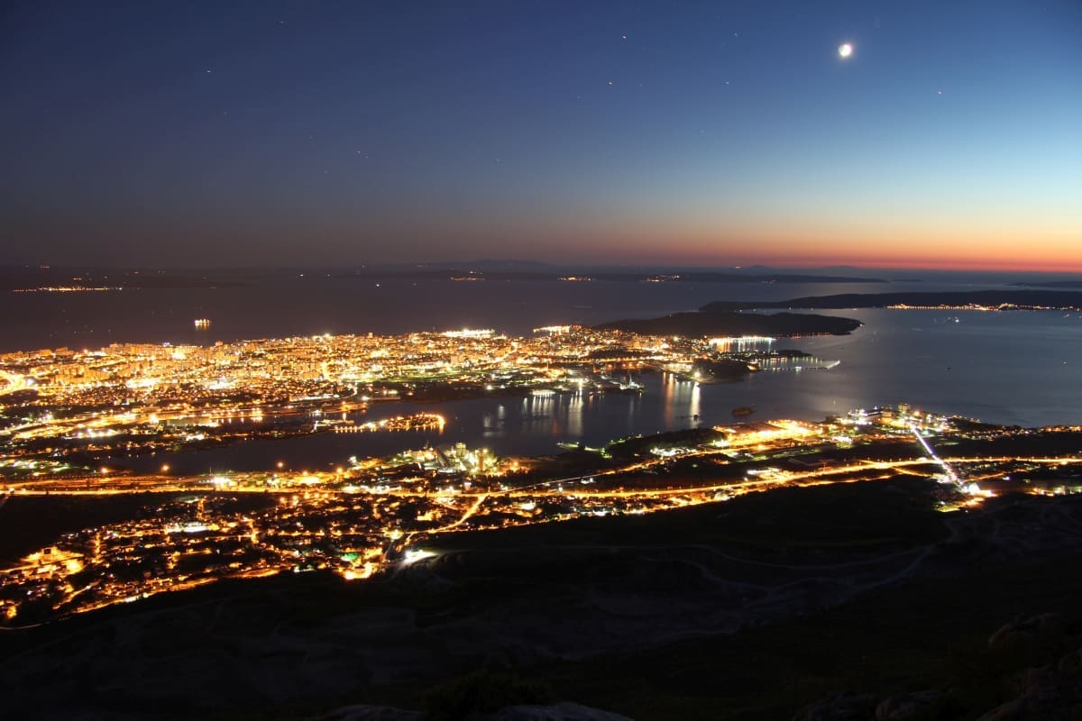 Iz HEP-a najavljuju: U utorak bez struje dijelovi Splita, Omiša i Visa