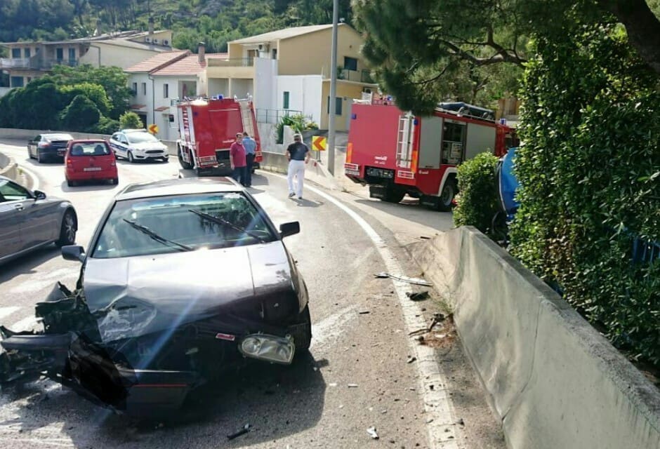 SUDAR KOD MAKARSKE Ozlijeđene dvije osobe, vozi se jednim prometnim trakom