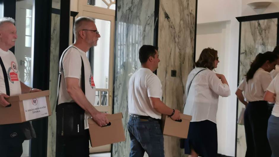 Jandroković primio 748.624 potpisa, slijedi provjera