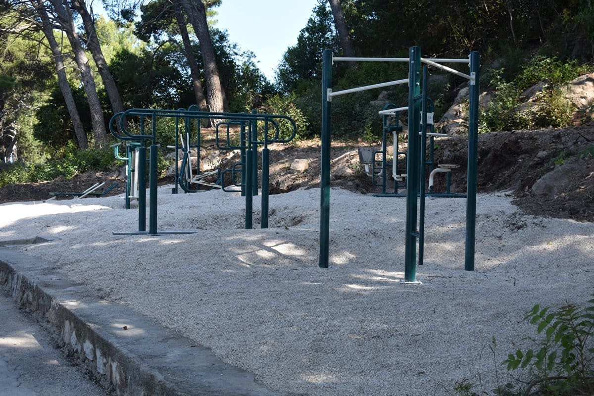 Cavtat: Na ulazu u šetnicu oko Rata postavljene sprave za vježbanje
