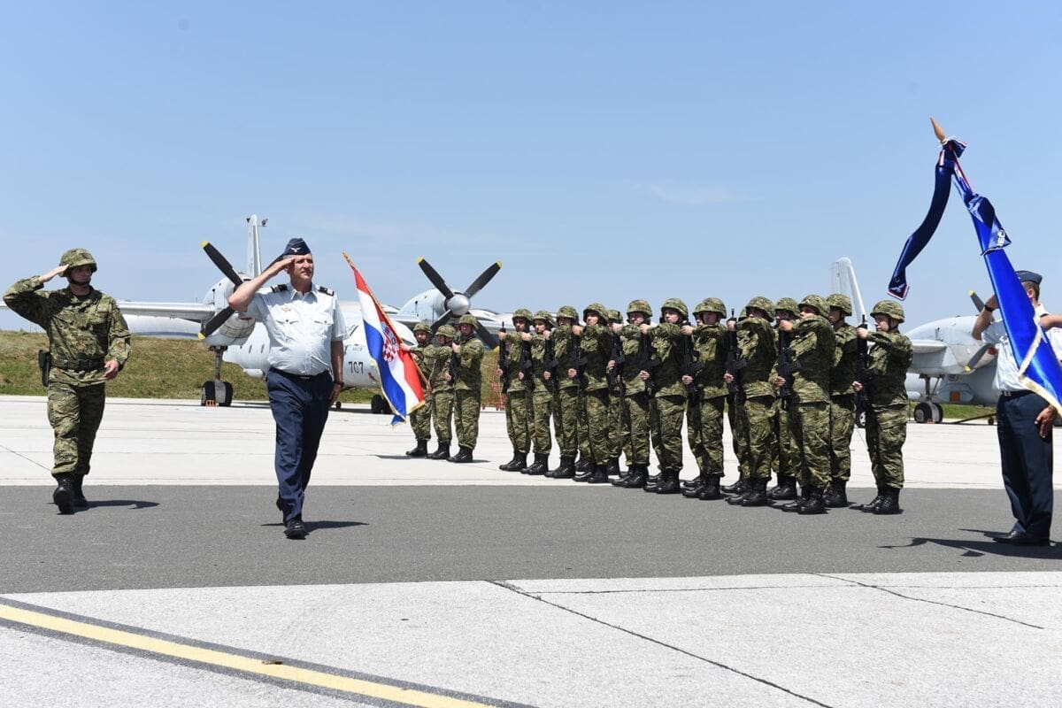 Uručenje letačkih znakova vojnim pilotima 23. naraštaja