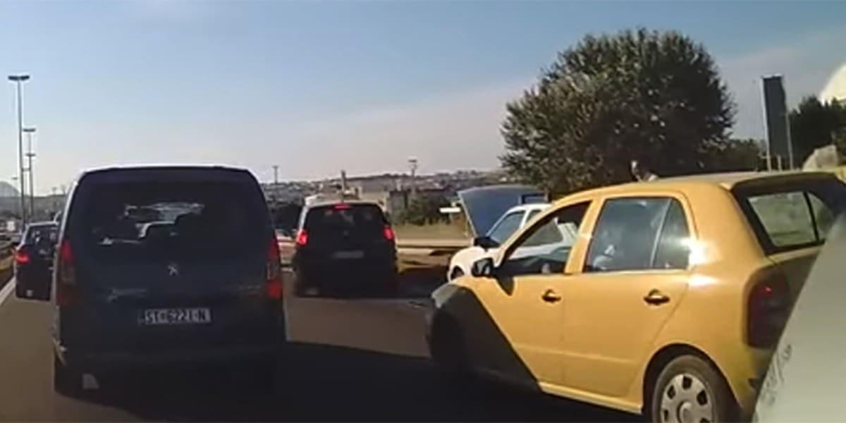 Na ulazu u Split "prokuhalo" vozilo: U pomoć priskočio automobil beogradskih tablica