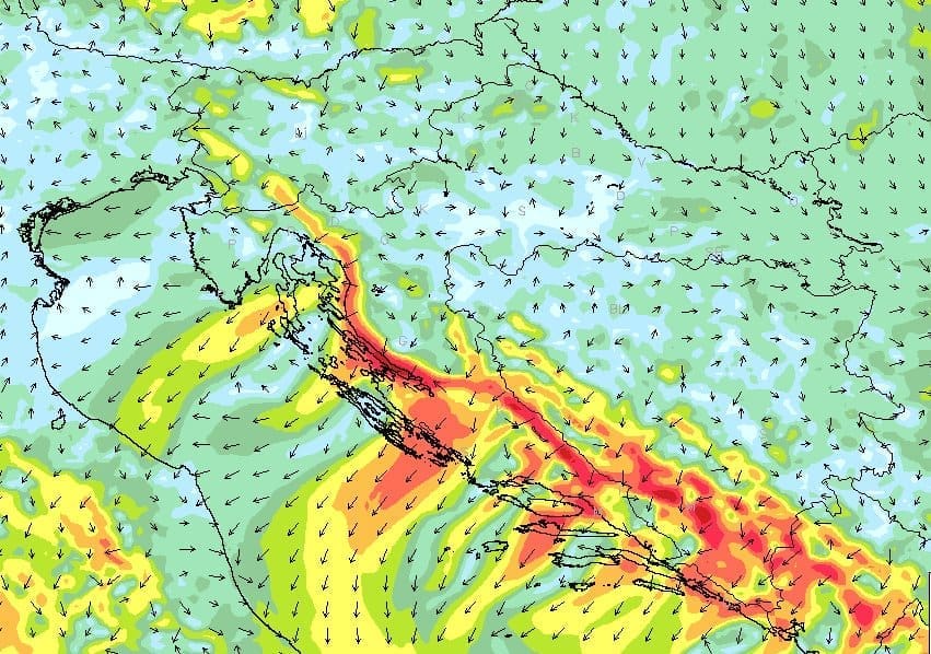 Prvi problemi u prometu: Večeras podno obalnog gorja olujni udari bure, na Dinari samo 6 stupnjeva