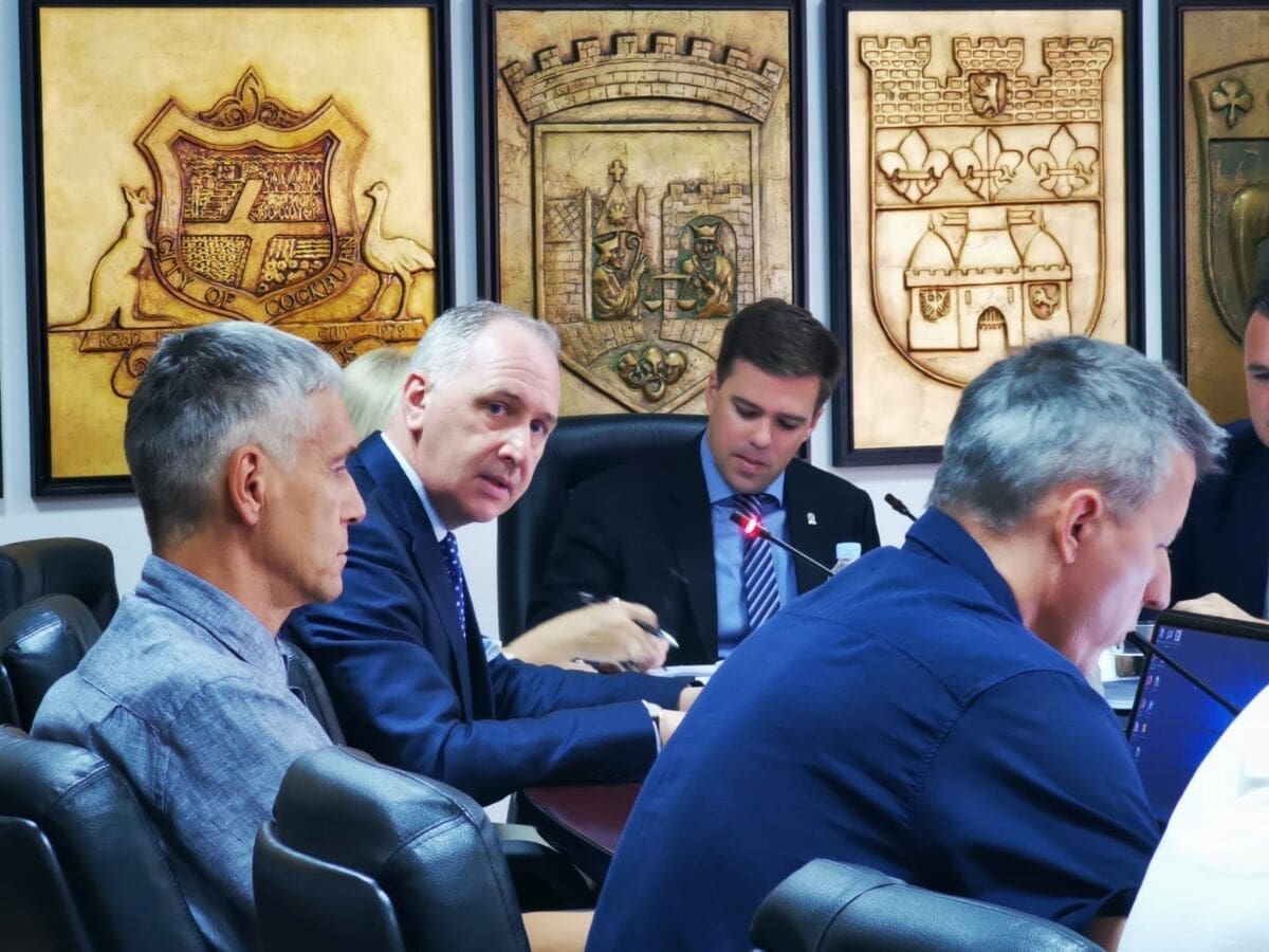 ČAK TRI SJEDNICE SPLITSKOG GRADSKOG VIJEĆA Gradonačelnik izvijestio vijećnike o svom radu: "Uvažit ćemo konstruktivne prijedloge vijećnika"