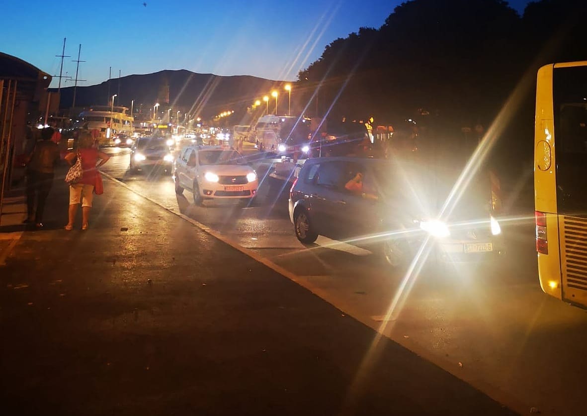 PUTNICI U NEVJERICI "Putovanje od Supetra do Splita je 15 minuta kraće od uključenja u promet iz luke"