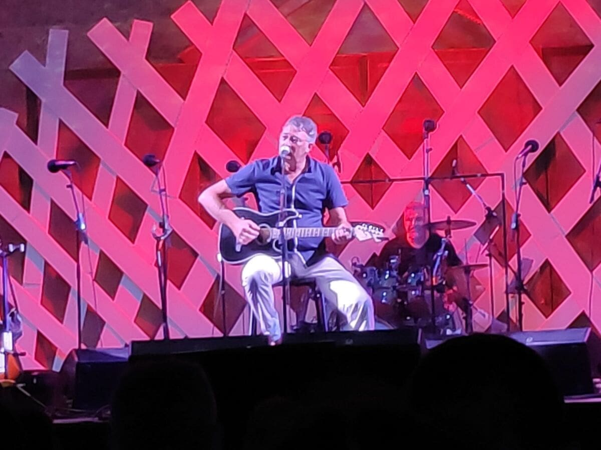 VEČERI DALMATINSKE PISME Koncertom u Kambelovcu Hari Rončević obilježio 25 godina glazbene karijere