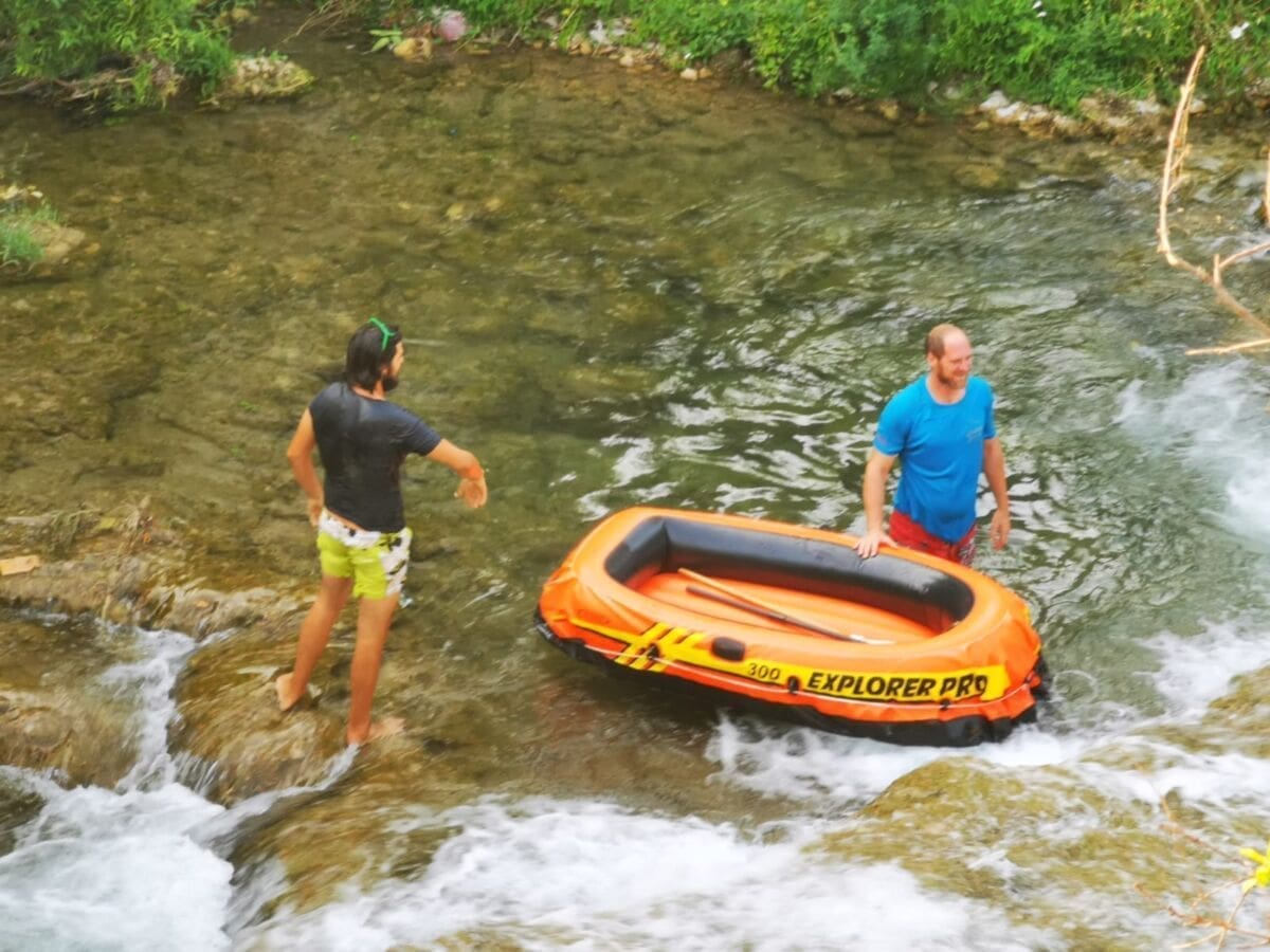Kad je more pretoplo, osvježenje se traži u rijeci: Pogledajte kupanjac na istoku Splita