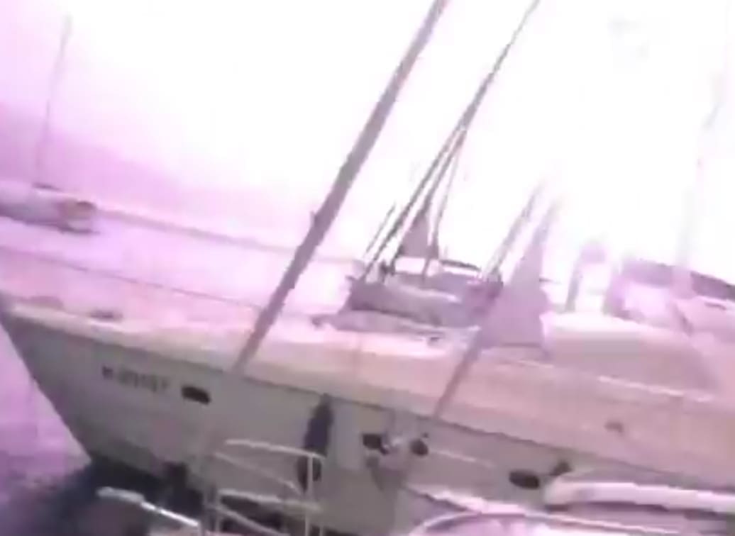 Šokantna snimka s Visa: Snimao nevrijeme, a onda je munja nenadano udarila u susjednu jedrilicu