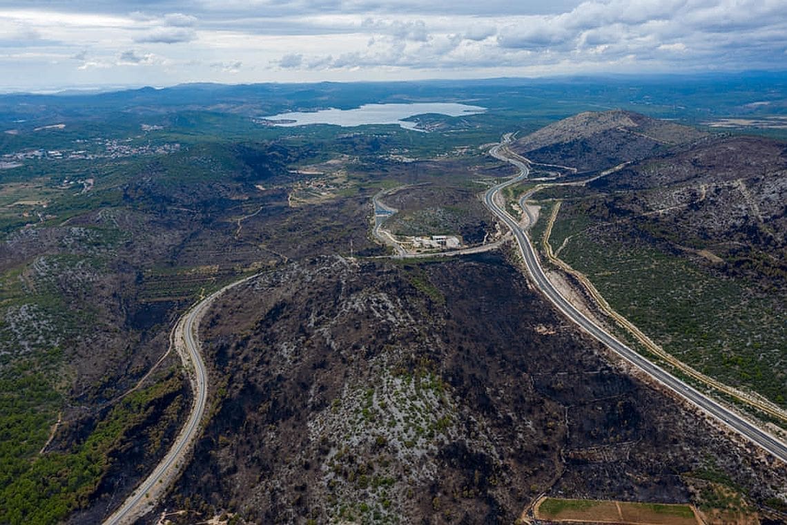 Objavljeni stravični prizori opožarene površine najvećeg požara u Hrvatskoj u dosadašnjem tijeku godine