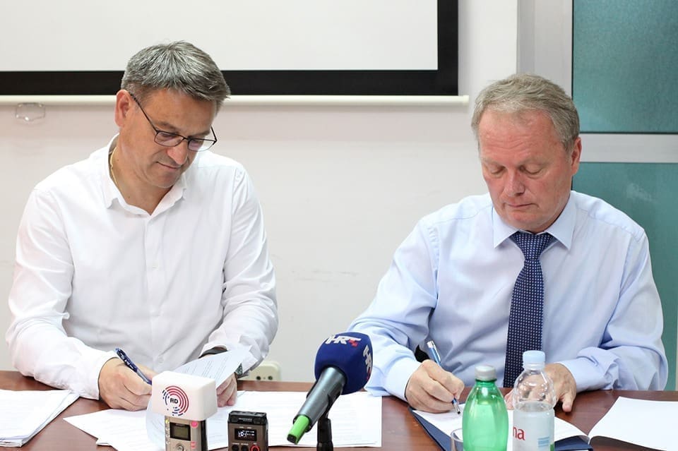 POS U SOLINU Potpisani ugovori: 17 mladih obitelji na Božić sljedeće godine trebale bi se useliti u svoje stanove