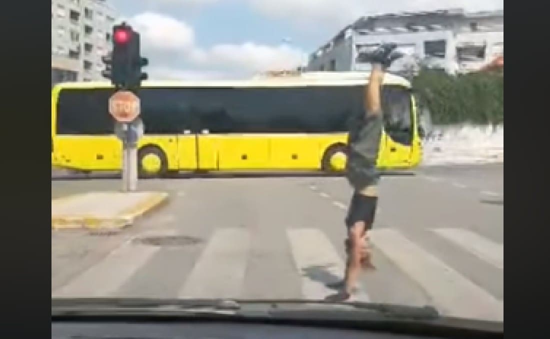 JE LI MOGUĆE? Pogledajte što je izvela ova ulična zabavljačica nasred pješačkog u Splitu