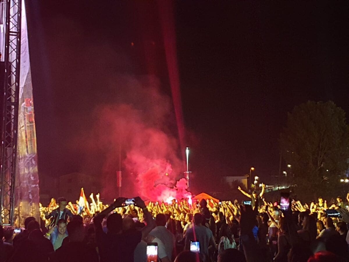 SPEKTAKL U TRILJU Thompson zapalio publiku, prihod od ulaznica namijenjen obitelji preminulog branitelja