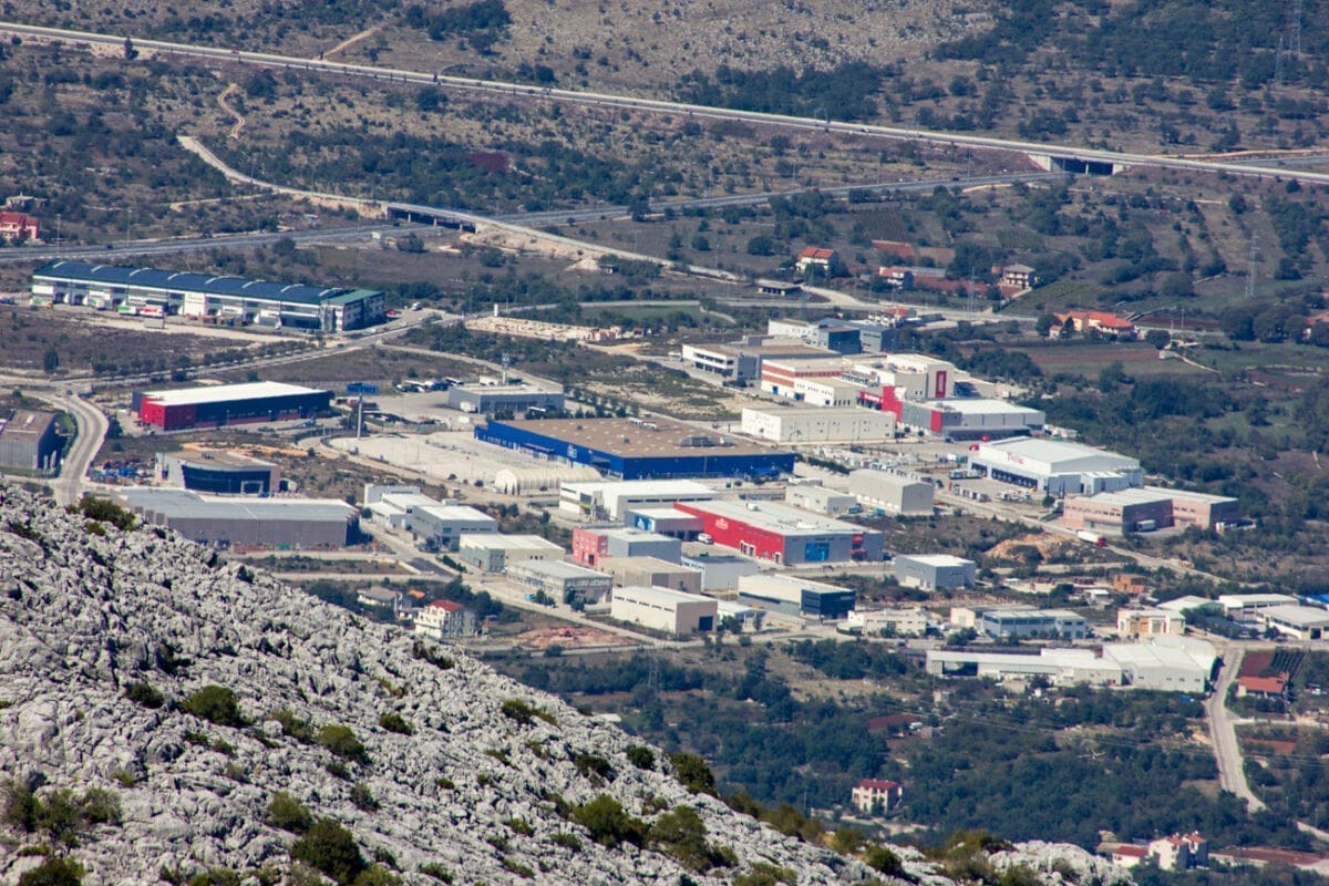 Uhićen 40-godišnjak koji je opljačkao skladište u Dugopolju