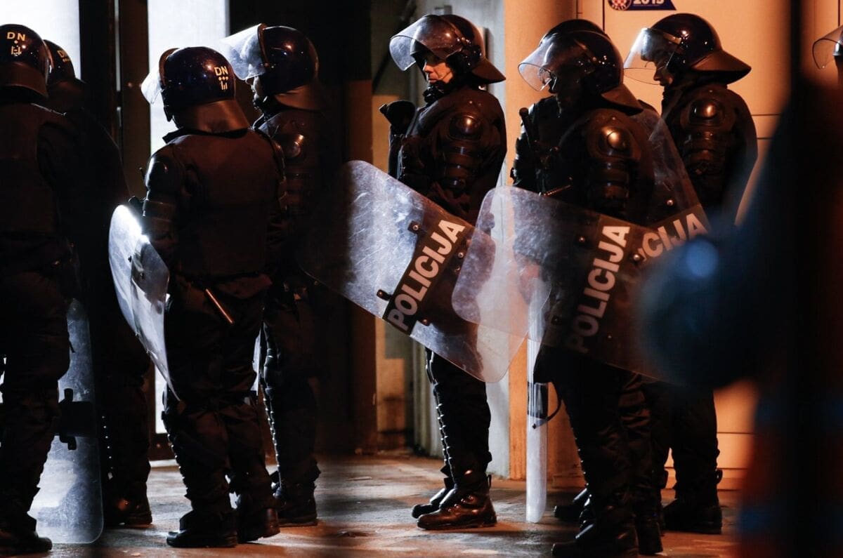 ŽESTOK OKRŠAJ U DALMATINSKOM ZALEĐU Sukobili se ispred navijačkih prostorija Bad blue boysa