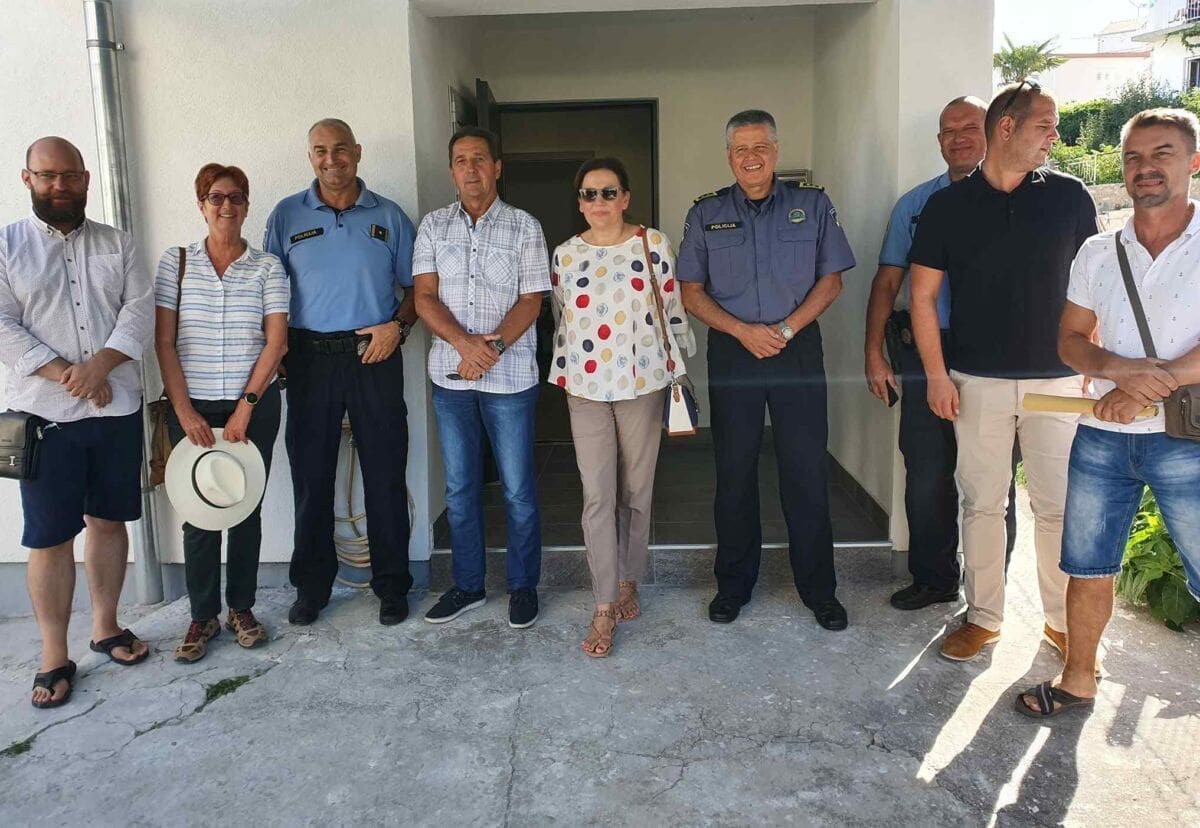 DONACIJA OPĆINE OD 168 TISUĆA KUNA Primoštenska policija od danas u preuređenim prostorijama