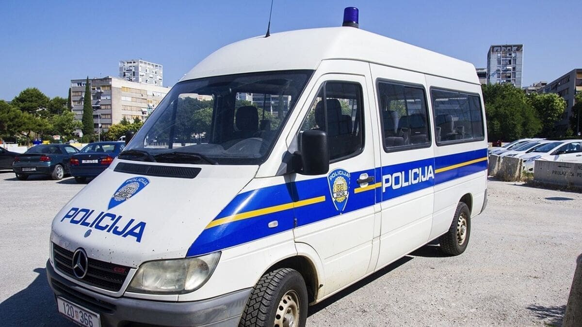 U POSLIJEPODNEVNIM SATIMA U Splitu teško pretučen 58-godišnjak