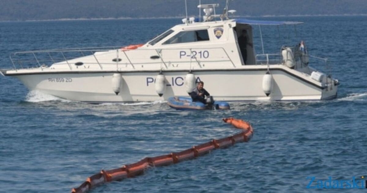 MISTERIJ U DALMACIJI Ronioc pronašao automobil koji je ukraden prije gotovo 18 godina!