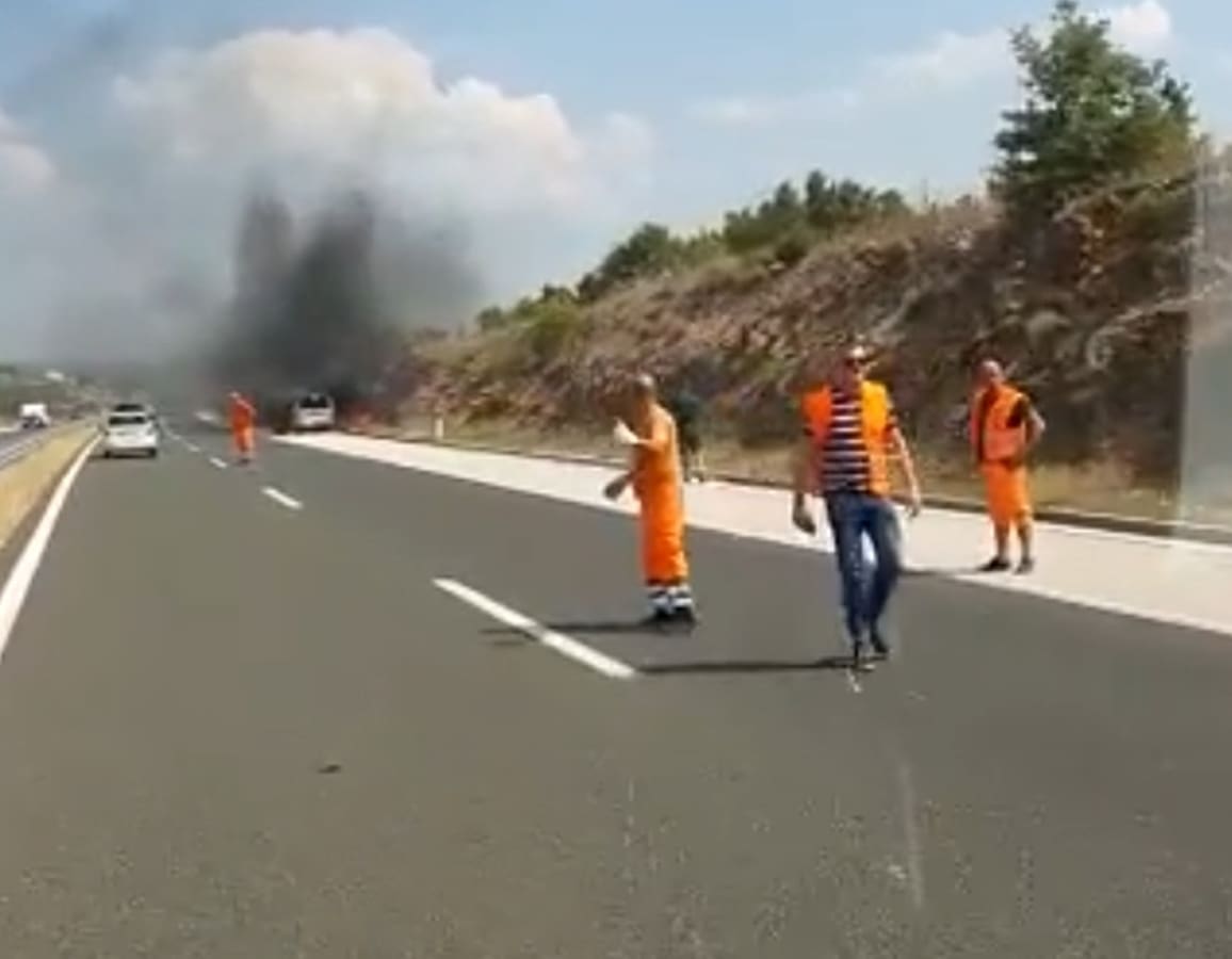 Nova nesreća na istom mjestu: Automobilom udario u vozilo HAC-a, djelatnik Hrvatskih autocesta hitno prevezen u bolnicu