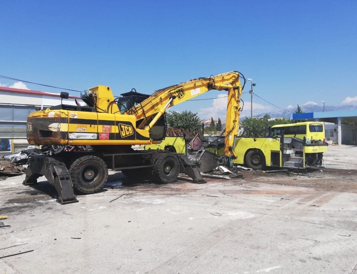 promet_unistavanje_autobusa(1)