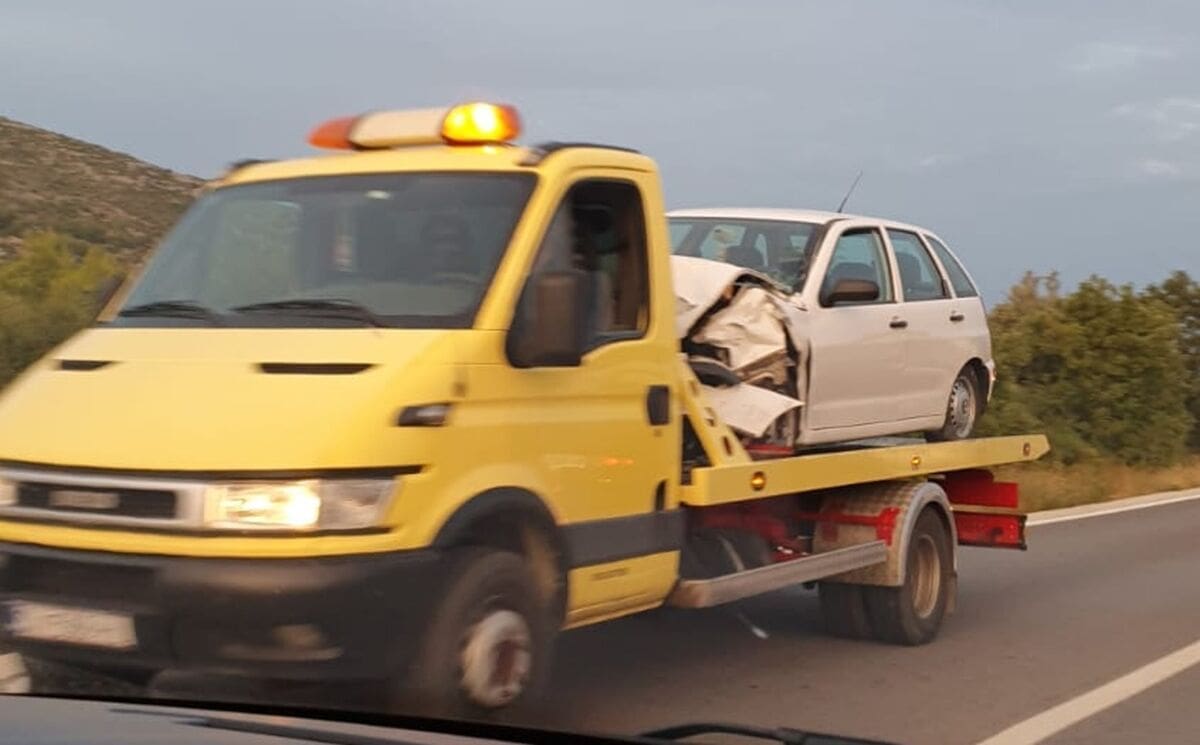 PROMETNA NA AUTOCESTI KOD VRPOLJA Ozlijeđene dvije osobe