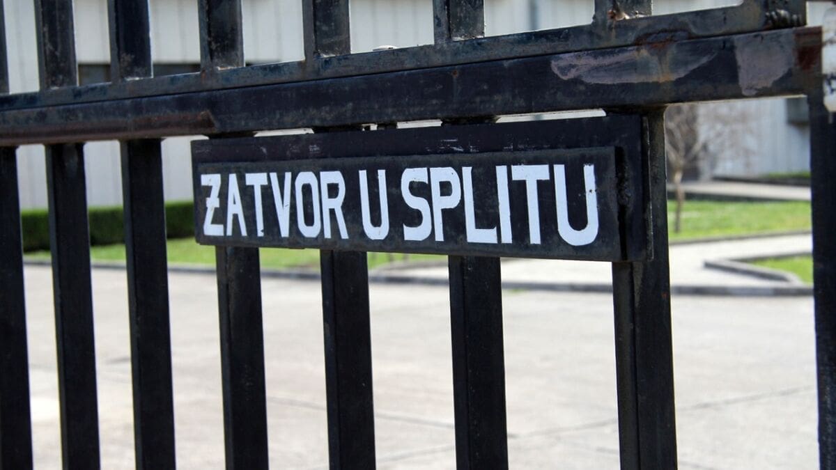 ALARMANTNO STANJE U BILICAMA Koronavirus u splitskom zatvoru; Zaraženi zatvorenici