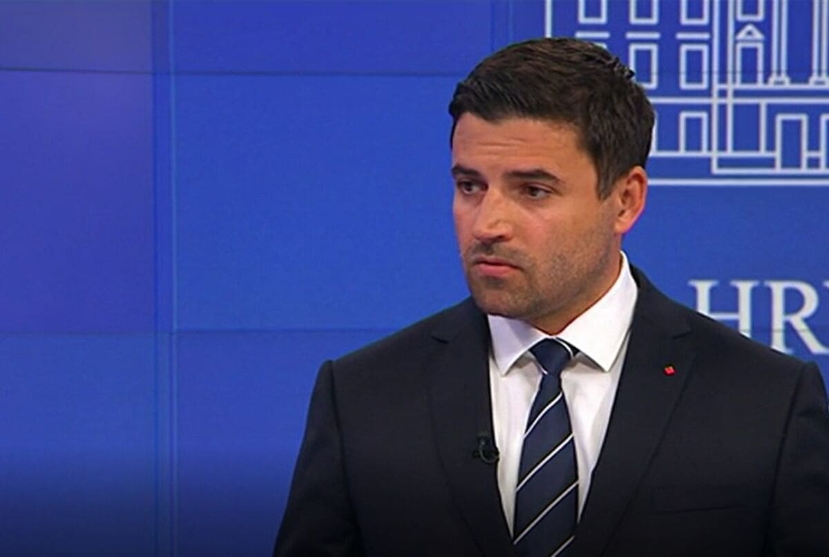 Bernardić: Ljubav Pupovca i Plenkovića, velika i neobjašnjiva. Vlada relativizira i dopušta uporabu ustaškog pozdrava "Za dom spremni"