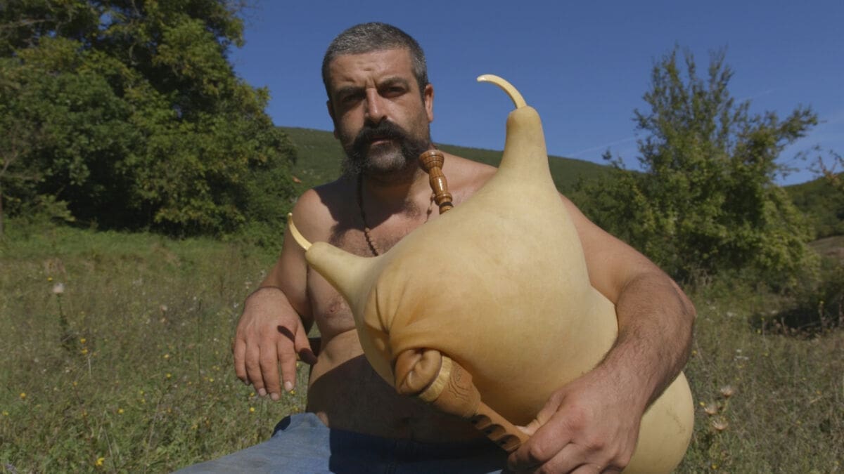 "Hoću da mi dijete sluša narodnjake": Popularni Žigo 'zaglumio' u spotu Brkova