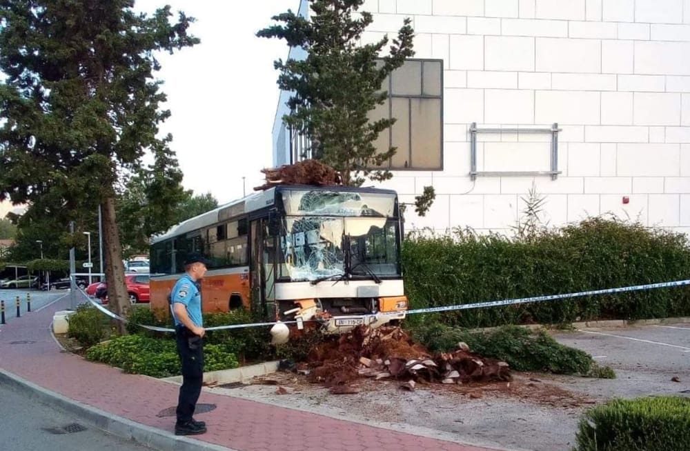 Policija objavila detalje o krađi autobusa: Privedene dvije osobe