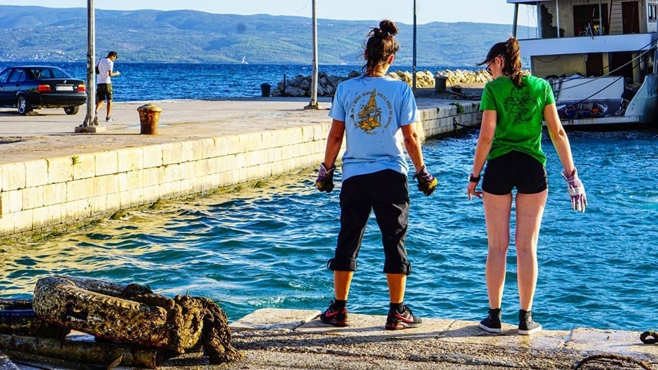 ODAZVALA SE SAMO TRI LOKALNA STANOVNIKA Volonteri očistili rekordnu količinu otpada iz mora u Krilu Jesenice