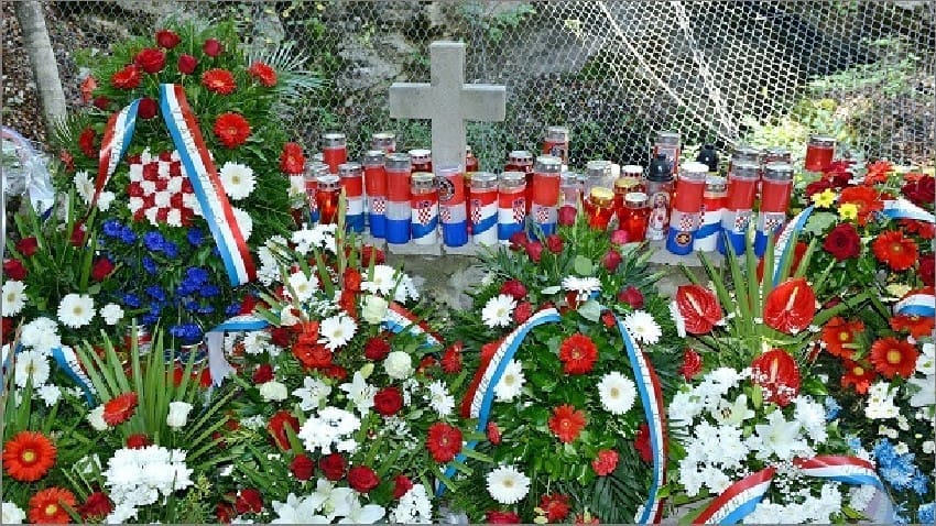 Kod Husine jame održana komemoracija za nevine žrtve: "Gorka je istina da su oni i danas još uvijek pod smećem"