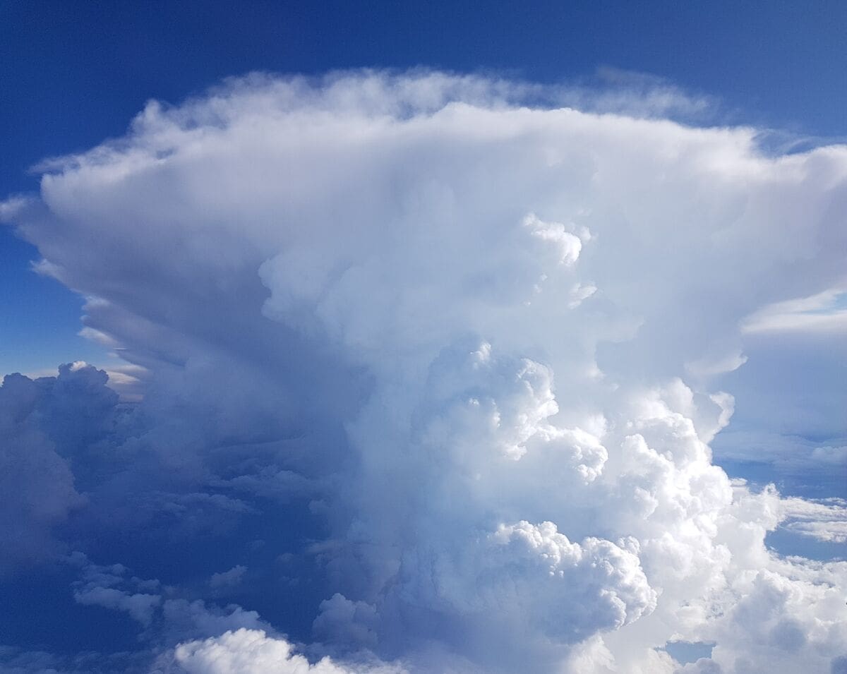 IZNAD OBLAKA Pogledajte spektakularne zračne fotografije nevremena koje je jutros pogodilo područje zapadno od Splita