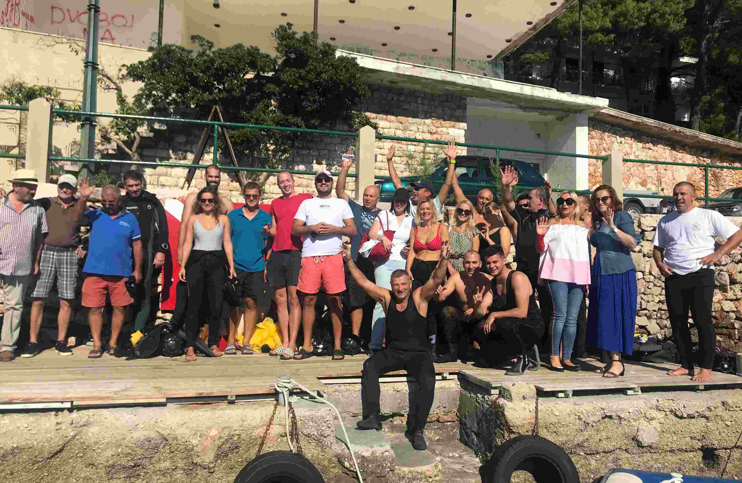 OČISTILI JELŠANSKU UVALU U eko akciji čišćenja izvukli četiri tone otpada