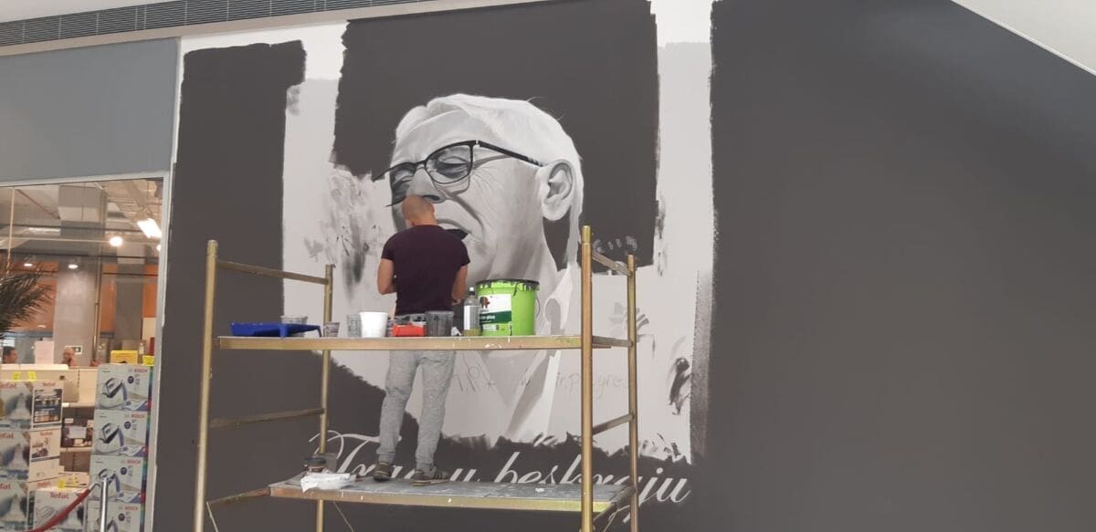 VELIČANSTVENO Evo kako napreduje stvaranje murala Oliveru Dragojeviću