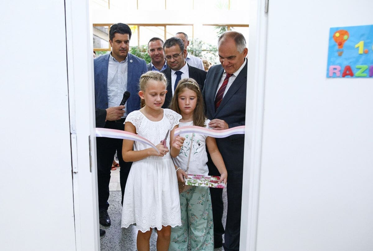 VELIK DAN ZA DUGI RAT Započeo program produženog boravka, župan najavio veliki projekt: "Do kraja mjeseca ćemo raspisati natječaj za izgradnju sportske dvorane u Dugom Ratu"