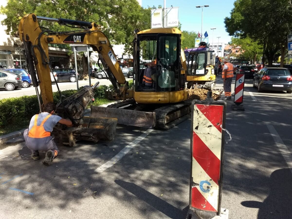 RADOVI U PUNOM JEKU Pogledajte u kakvom se stanju nalazi Ulica Domovinskog rata